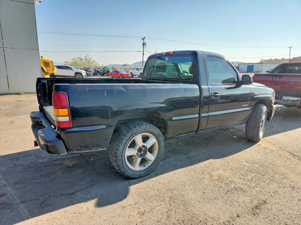 Photo 3 from auction – 2001 CHEVROLET SILVERADO with VIN 1GCEC14W31Z208713