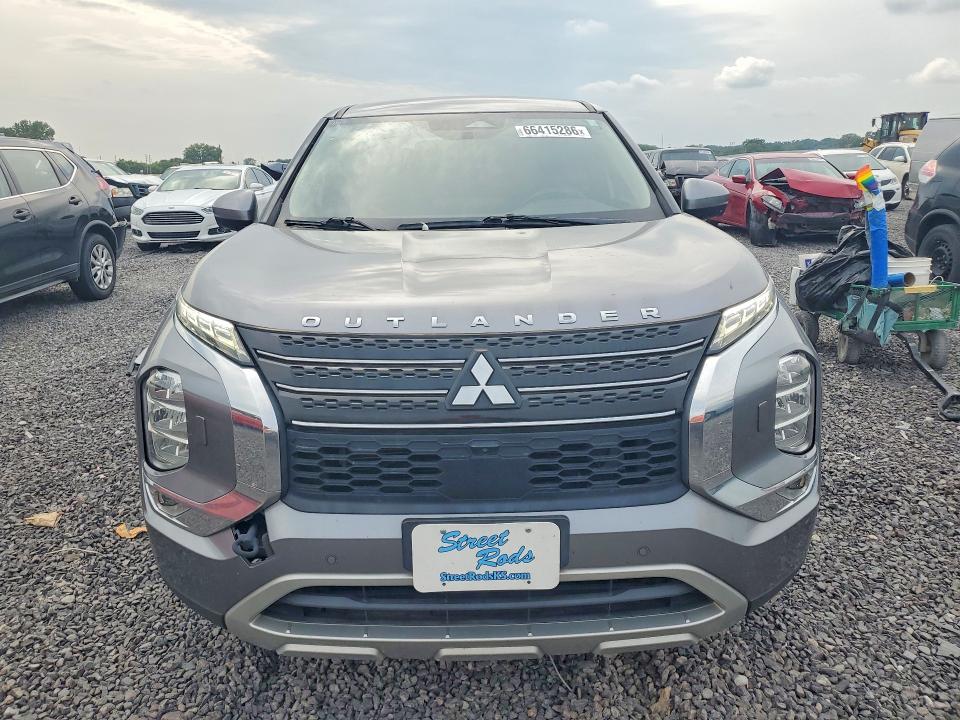 Photo 5 from auction – 2023 MITSUBISHI OUTLANDER with VIN JA4J4UA85PZ011807