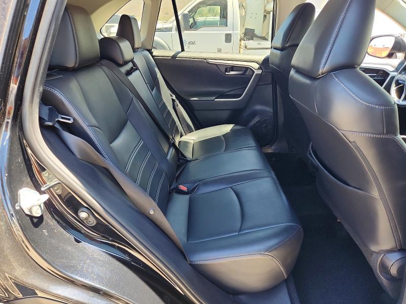 Photo 11 from auction – 2019 TOYOTA RAV4 with VIN 2T3N1RFV1KC016668