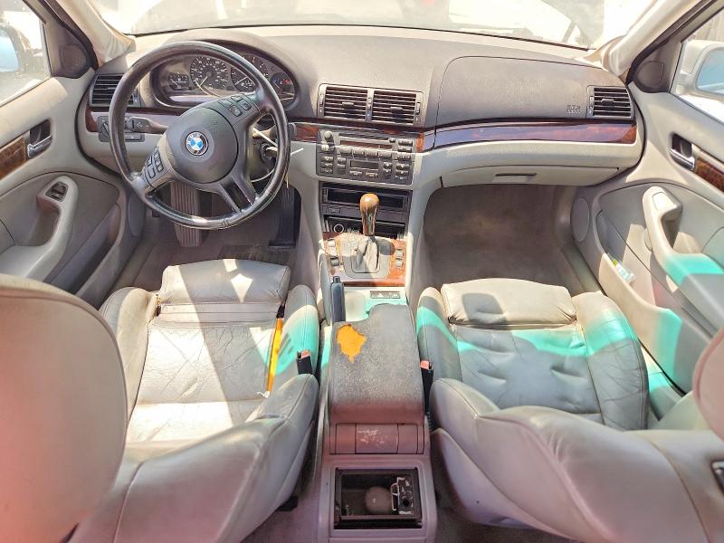 Photo 8 from auction – 2005 BMW 325 with VIN WBAEV33425KW20722