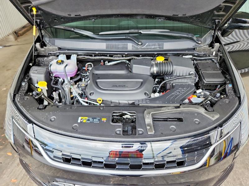 Фото 12 с аукциона – 2027 CHRYSLER PACIFICA с VIN 2C4RC1BG5VR569972
