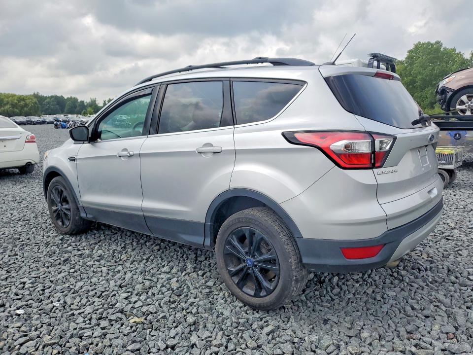 Photo 2 from auction – 2017 FORD ESCAPE with VIN 1FMCU9GD1HUD06686