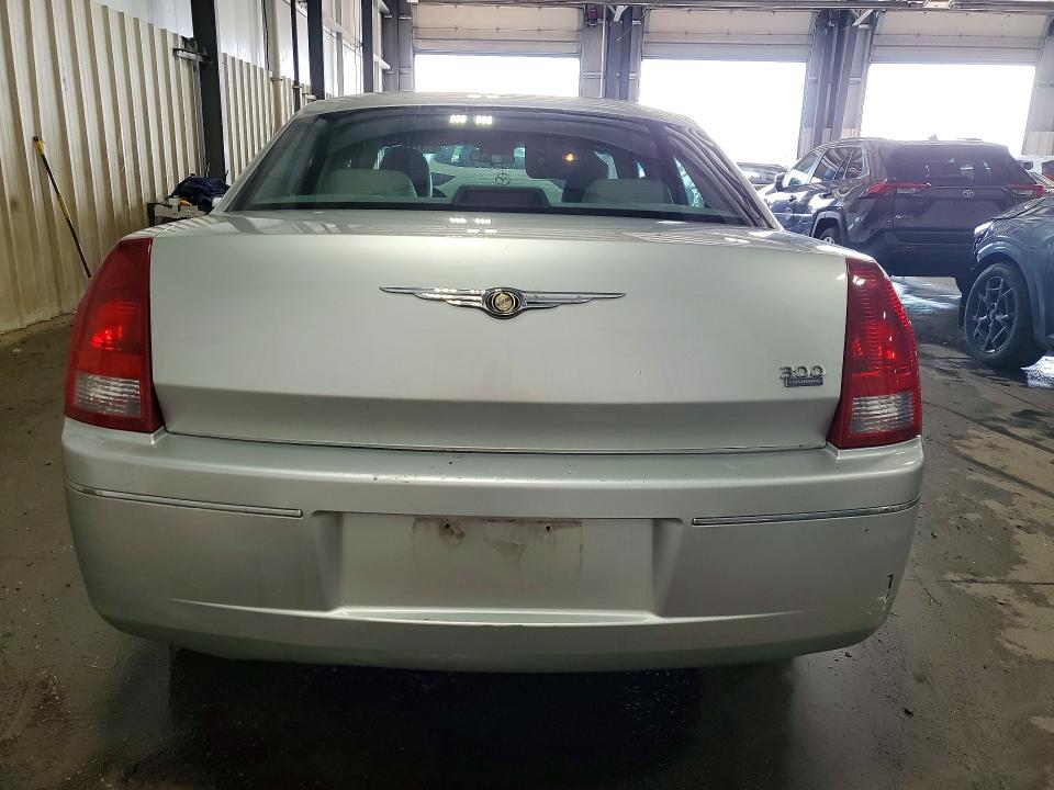 Photo 6 from auction – 2007 CHRYSLER 300 with VIN 2C3KA53G27H877014