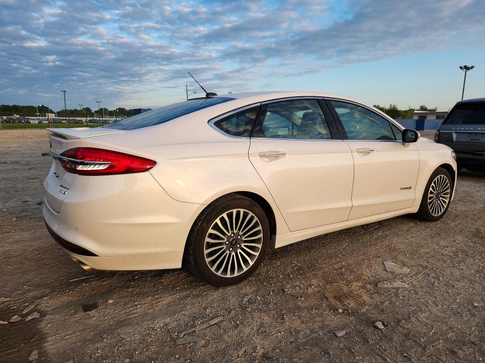 Zdjęcie 3 z aukcji – 2017 FORD FUSION z VIN 3FA6P0RU1HR360553