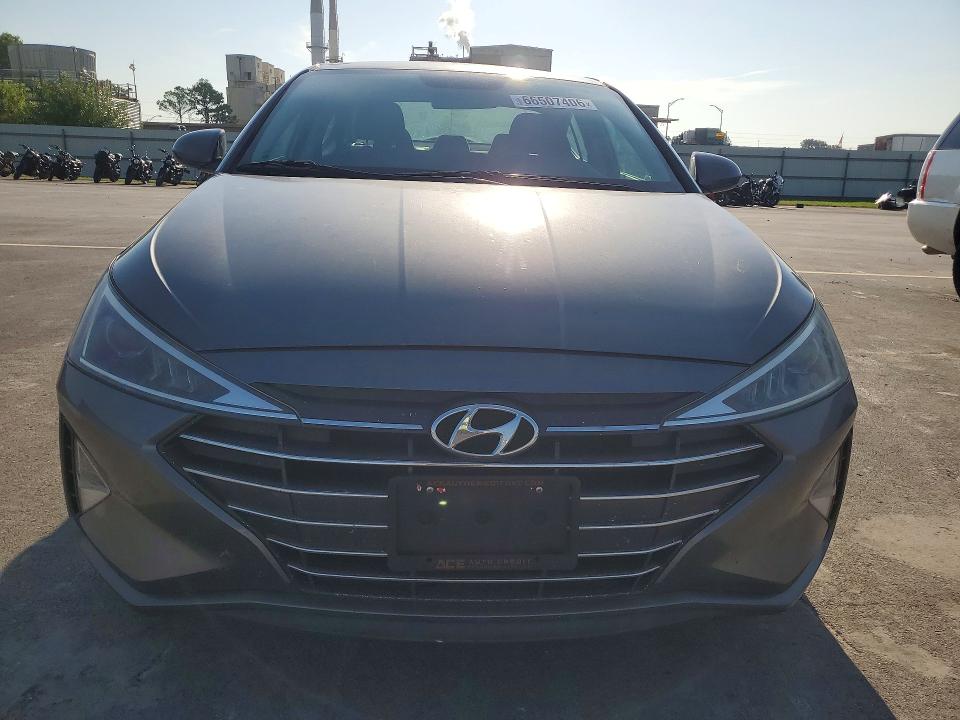 Photo 5 from auction – 2019 HYUNDAI ELANTRA with VIN 5NPD74LF2KH485672
