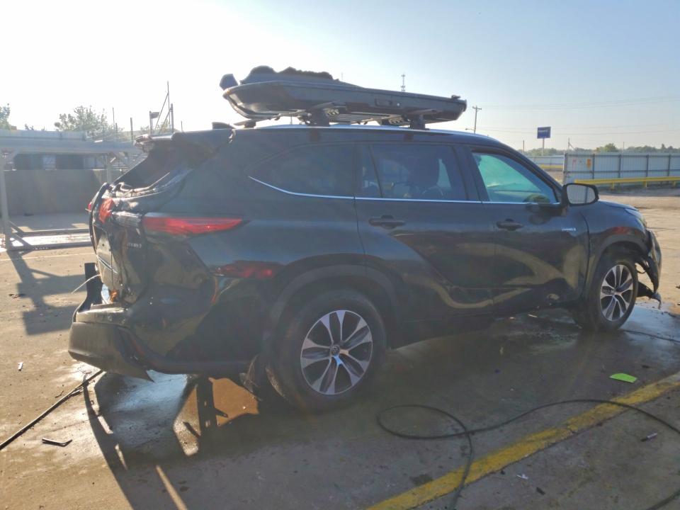 Photo 3 from auction – 2021 TOYOTA HIGHLANDER with VIN 5TDHBRCH4MS518196