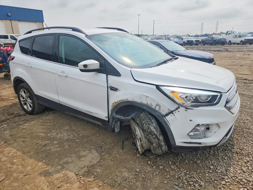 Photo 4 from auction – 2018 FORD ESCAPE with VIN 1FMCU0HD8JUA52569