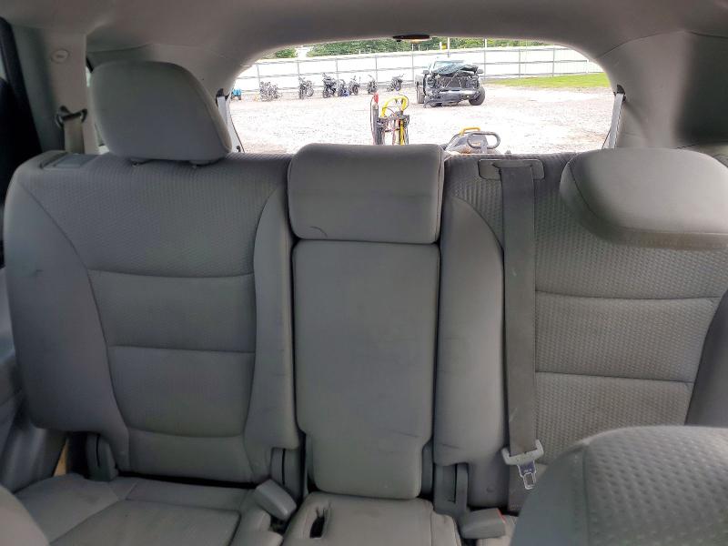 Photo 10 from auction – 2011 KIA SORENTO with VIN 5XYKT4A14BG089230