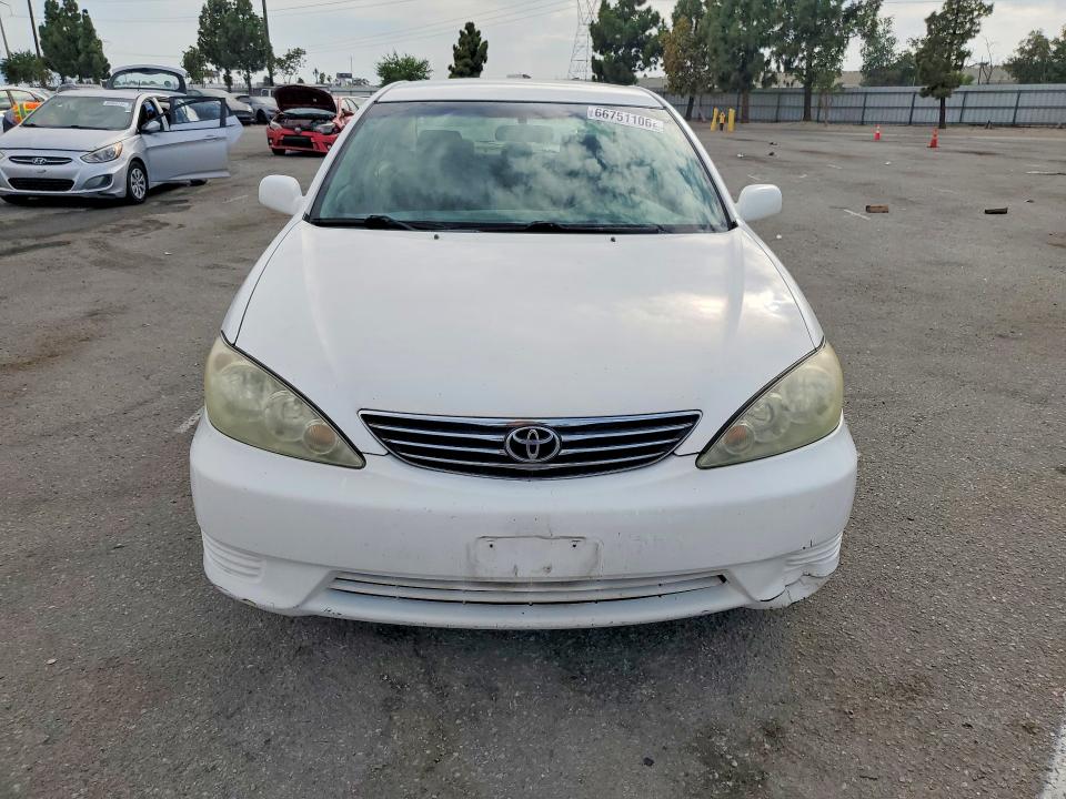 Photo 5 from auction – 2005 TOYOTA CAMRY with VIN 4T1BE32K55U399266