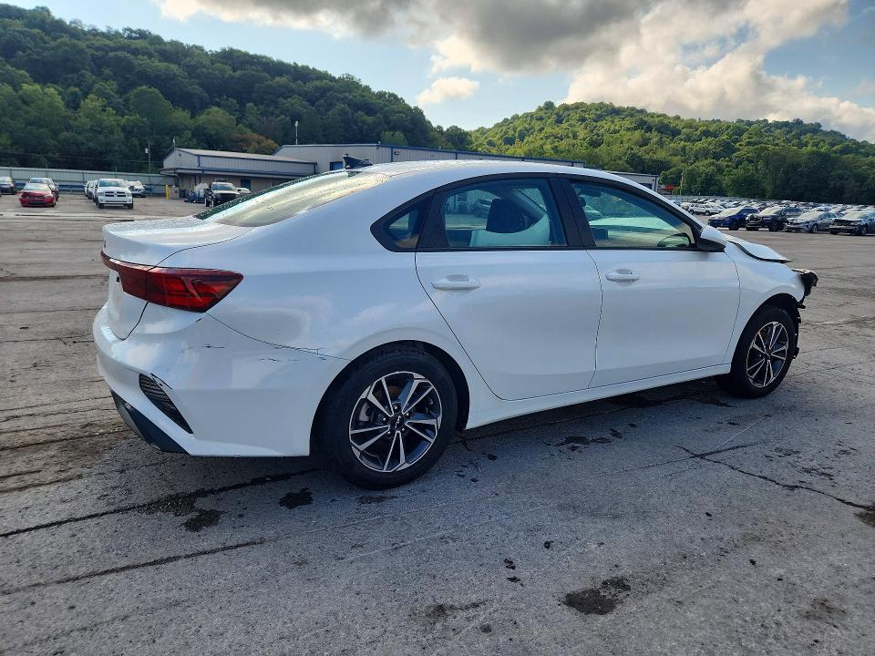 Photo 3 from auction – 2024 KIA FORTE with VIN 3KPF24AD1RE795836