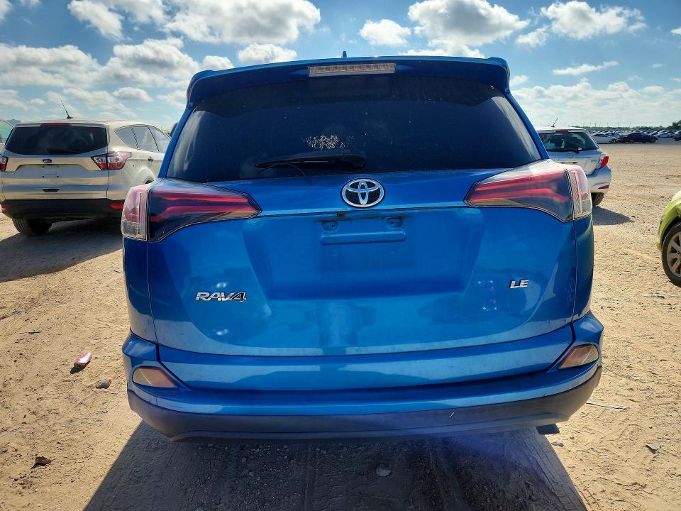 Photo 6 from auction – 2017 TOYOTA RAV4 with VIN JTMZFREV0HJ718863