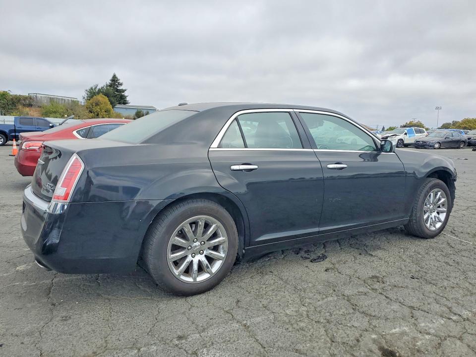 Foto 3 de la subasta – 2013 CHRYSLER 300C con VIN 2C3CCAEG3DH544787