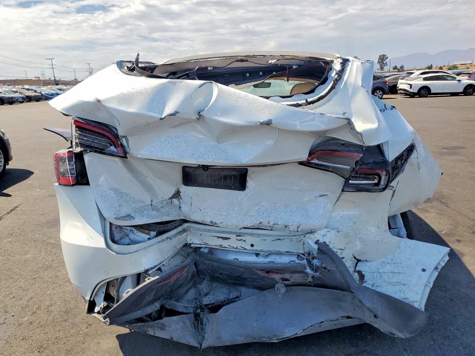 Foto 6 de la subasta – 2021 TESLA MODEL Y con VIN 5YJYGDEE5MF267801