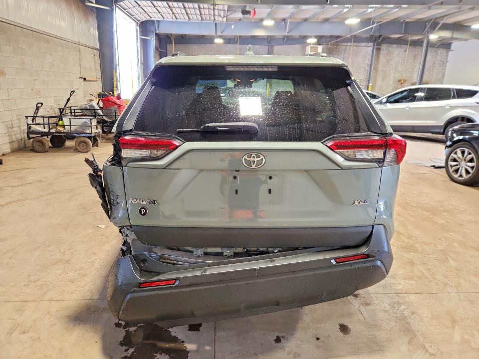 Photo 6 from auction – 2020 TOYOTA RAV4 with VIN 2T3W1RFV2LW092520