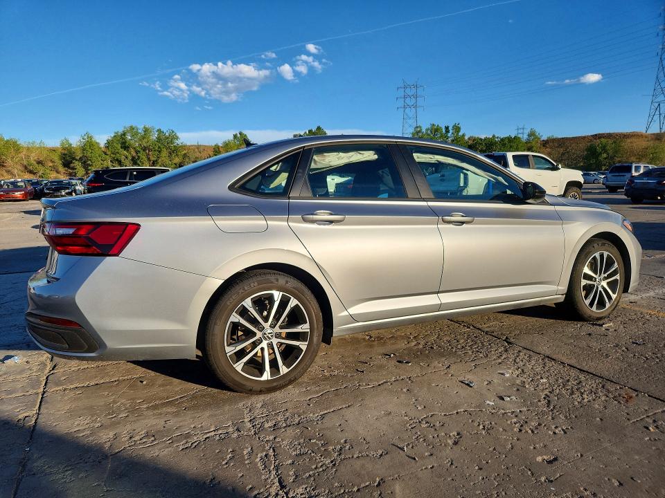 Photo 3 from auction – 2024 VOLKSWAGEN JETTA with VIN 3VWBM7BU1RM068546