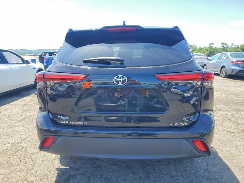 Photo 6 from auction – 2022 TOYOTA HIGHLANDER with VIN 5TDGZRBH9NS192437