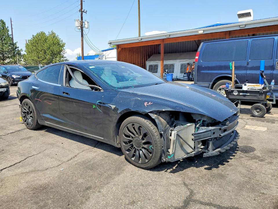 Photo 4 from auction – 2017 TESLA MODEL S with VIN 5YJSA1E23HF188483