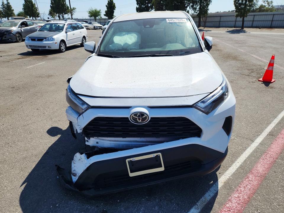 Photo 5 from auction – 2023 TOYOTA RAV4 with VIN 2T3K1RFV3PW297669