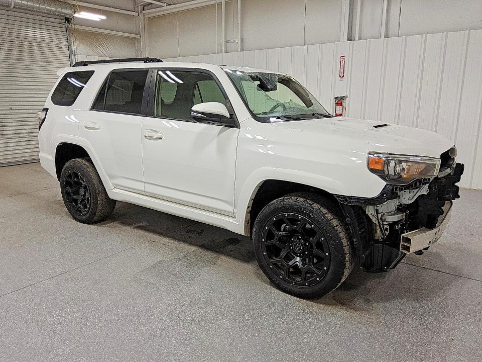 Photo 4 from auction – 2022 TOYOTA 4RUNNER with VIN JTESU5JR9N6018648
