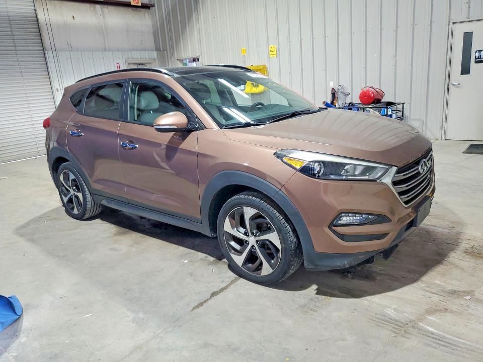 Photo 4 from auction – 2016 HYUNDAI TUCSON with VIN KM8J3CA21GU137542