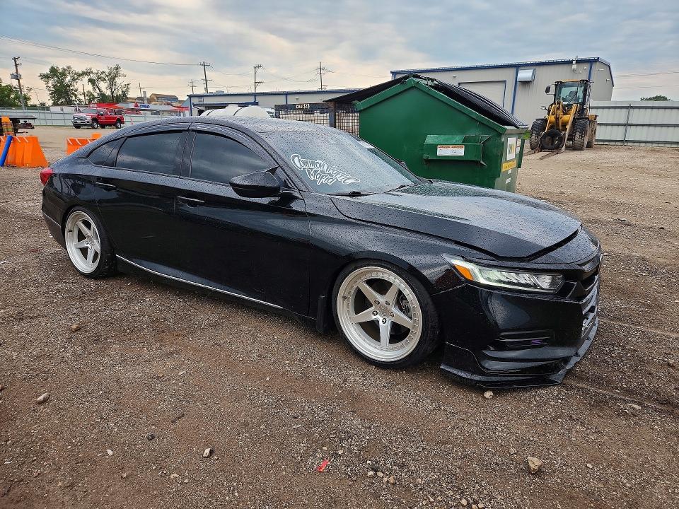 Photo 4 from auction – 2018 HONDA ACCORD with VIN 1HGCV2F60JA042817