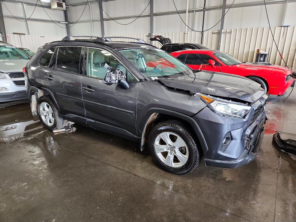 Photo 4 from auction – 2019 TOYOTA RAV4 with VIN JTMP1RFV8KD502513