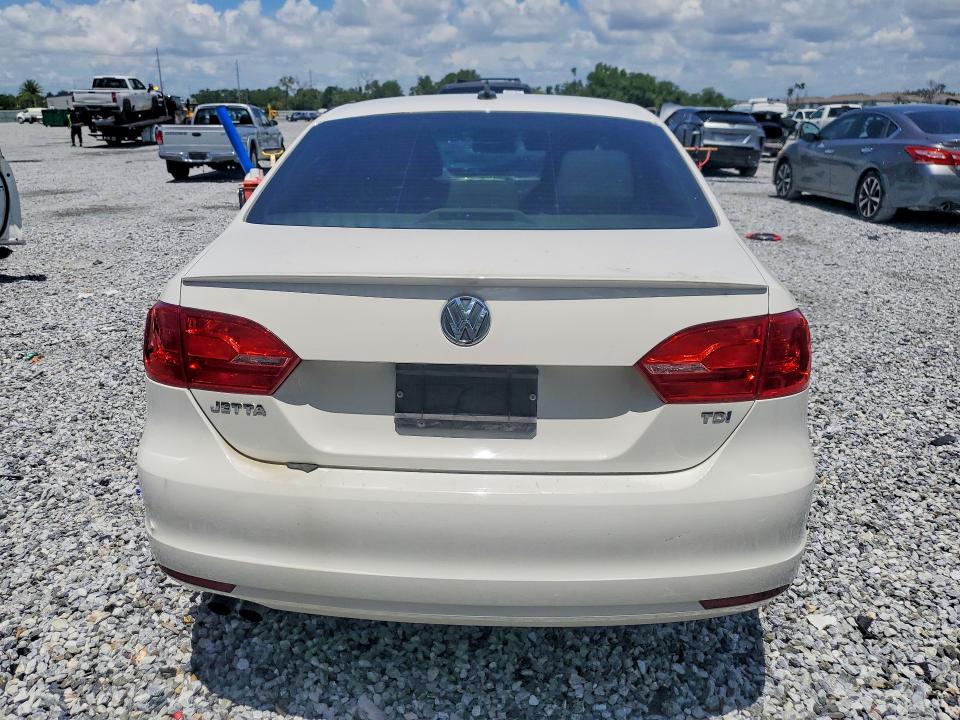 Photo 6 from auction – 2011 VOLKSWAGEN JETTA with VIN 3VWLL7AJ3BM131876