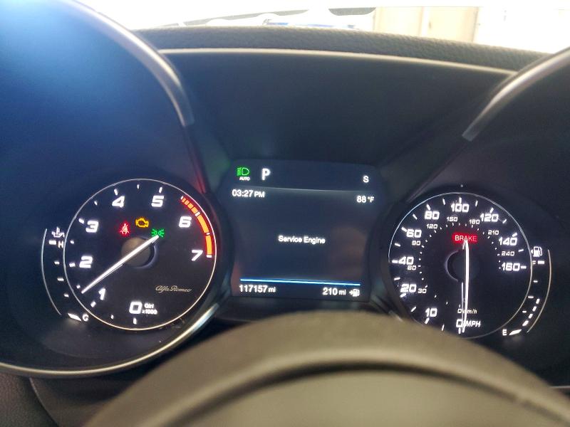 Photo 9 from auction – 2017 ALFA ROMEO GIULIA with VIN ZARFAEDN0H7547482
