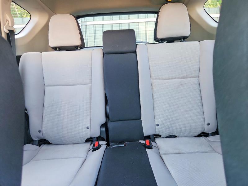 Photo 10 from auction – 2017 TOYOTA RAV4 with VIN 2T3RFREV2HW655329