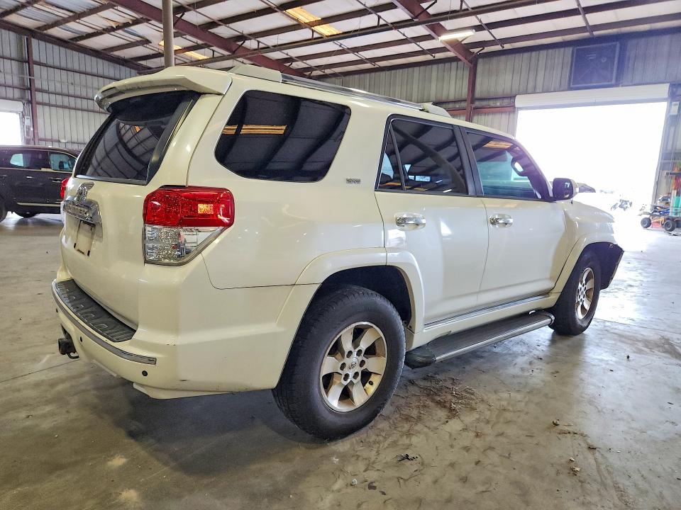 Photo 3 from auction – 2013 TOYOTA 4RUNNER with VIN JTEZU5JR5D5059197