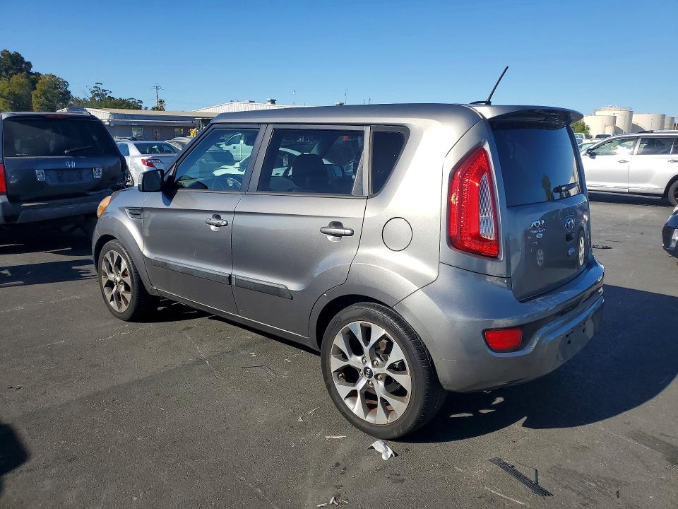 Photo 2 from auction – 2013 KIA SOUL with VIN KNDJT2A6XD7614707