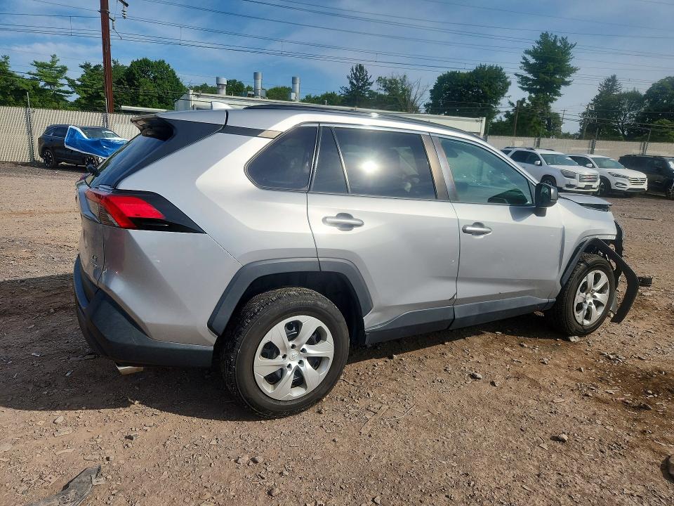 Photo 3 from auction – 2019 TOYOTA RAV4 with VIN 2T3F1RFV3KW051764