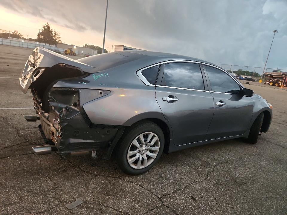 Photo 3 from auction – 2017 NISSAN ALTIMA with VIN 1N4AL3AP2HC141872