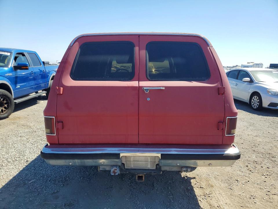 Photo 6 from auction – 1985 CHEVROLET SUBURBAN with VIN 1G8EK16CXFF155811