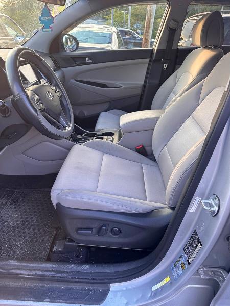 Photo 5 from auction – 2018 HYUNDAI TUCSON with VIN KM8J3CA49JU676774