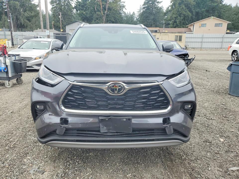 Photo 5 from auction – 2025 TOYOTA HIGHLANDER HYBRID with VIN 5TDEBRCH5SS673369