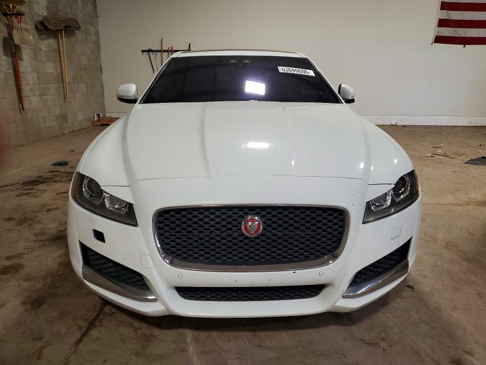 Photo 5 from auction – 2016 JAGUAR XF with VIN SAJBK4BV3GCY12423
