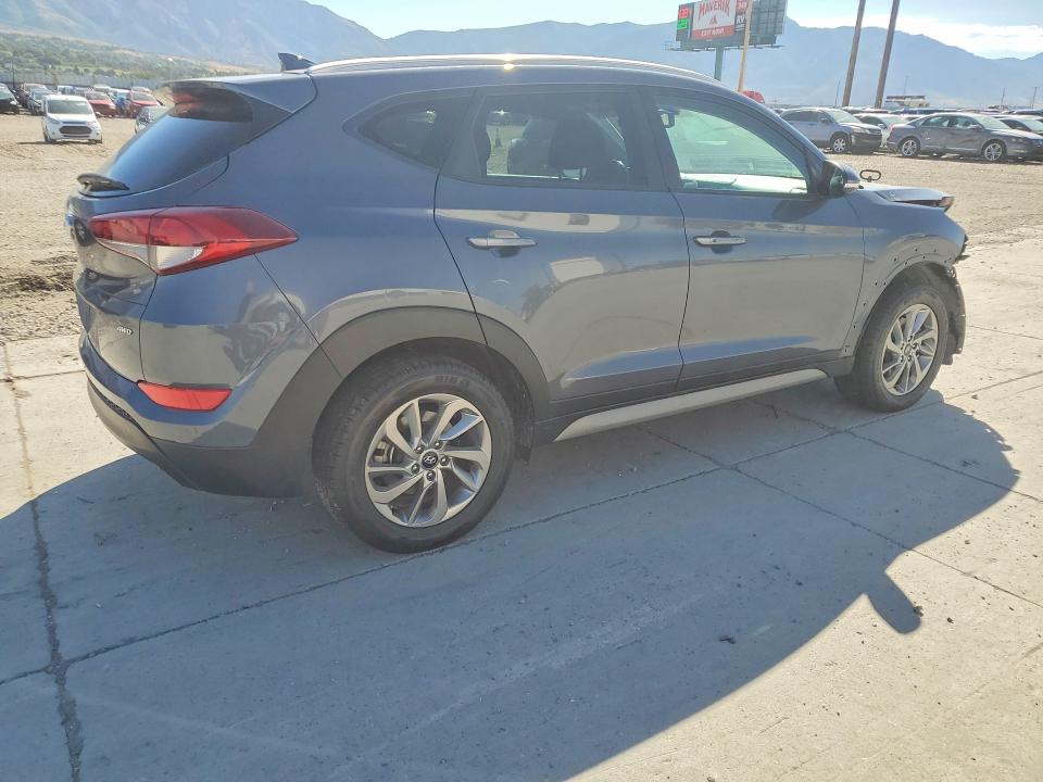 Photo 3 from auction – 2017 HYUNDAI TUCSON with VIN KM8J3CA47HU448783