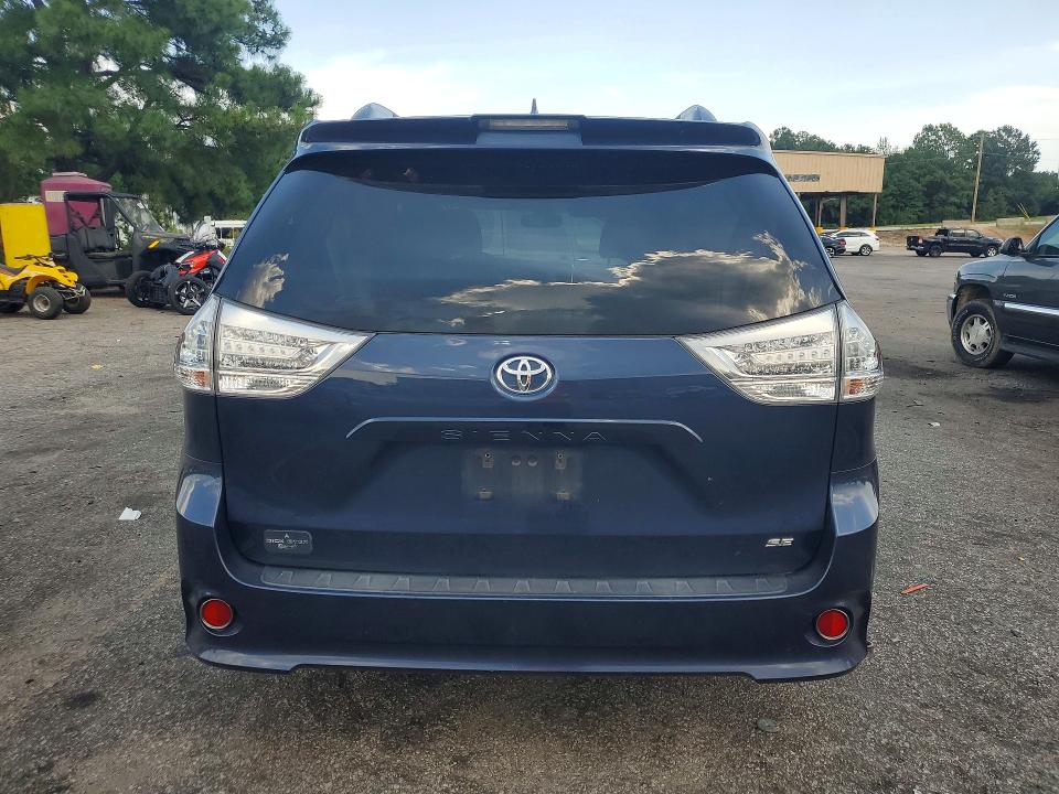 Photo 6 from auction – 2018 TOYOTA SIENNA with VIN 5TDXZ3DC3JS924151