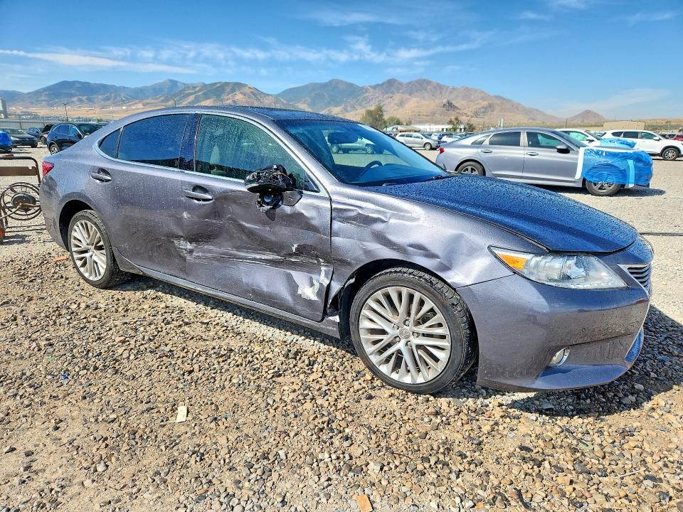 Photo 4 from auction – 2013 LEXUS ES with VIN JTHBK1GG8D2076554