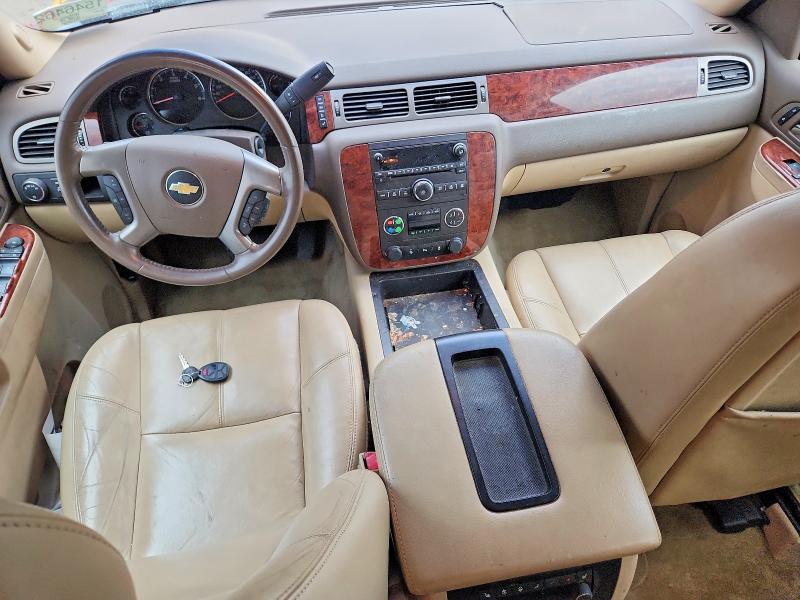 Photo 8 from auction – 2014 CHEVROLET SUBURBAN with VIN 1GNSCJE08ER241815