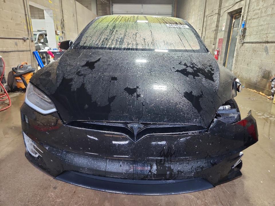 Photo 5 from auction – 2018 TESLA MODEL X with VIN 5YJXCAE26JF104047