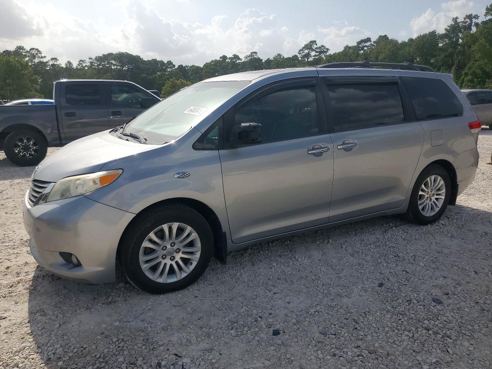TOYOTA SIENNA 2013 z numerem VIN 5TDYK3DC6DS324463 - Zdjęcie z aukcji