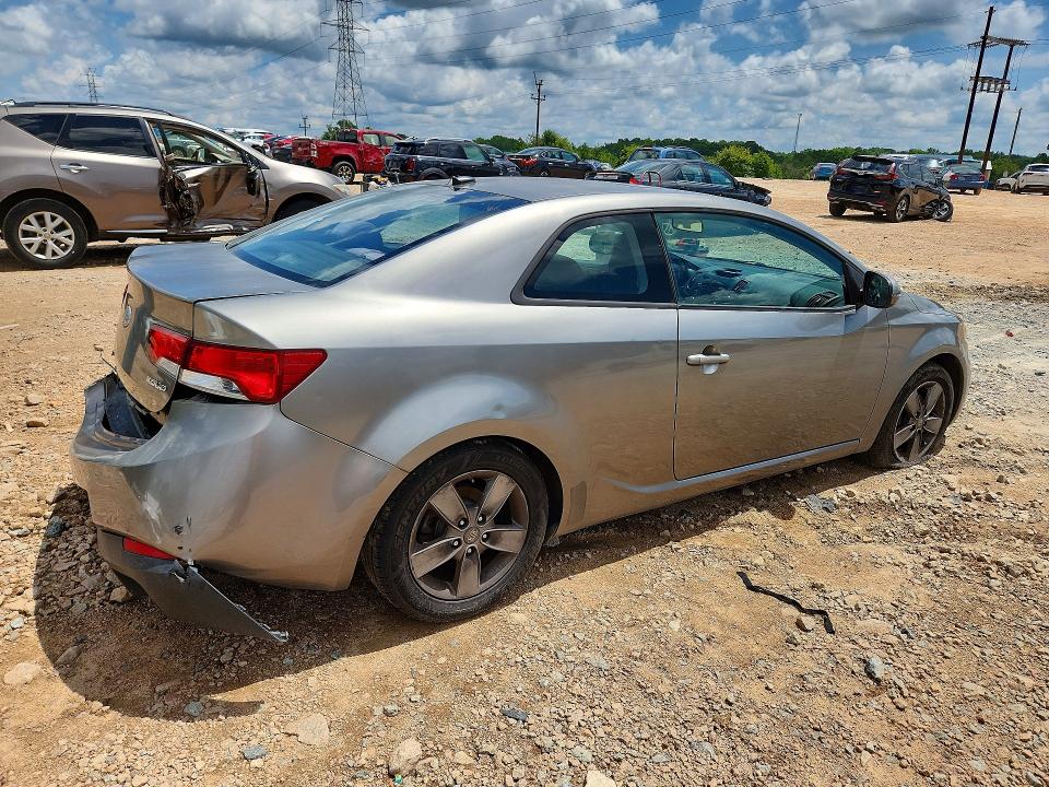 Photo 3 from auction – 2012 KIA FORTE KOUP with VIN KNAFU6A24C5560853