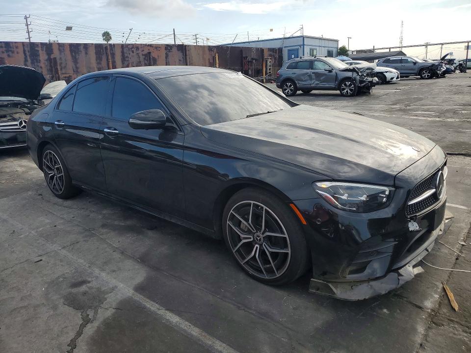 Photo 4 from auction – 2022 MERCEDES-BENZ E with VIN W1KZF8DB3NB096644