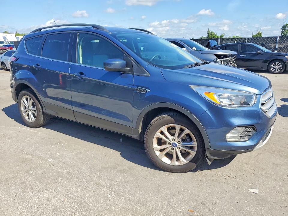 Photo 4 from auction – 2018 FORD ESCAPE with VIN 1FMCU0GD0JUC67171