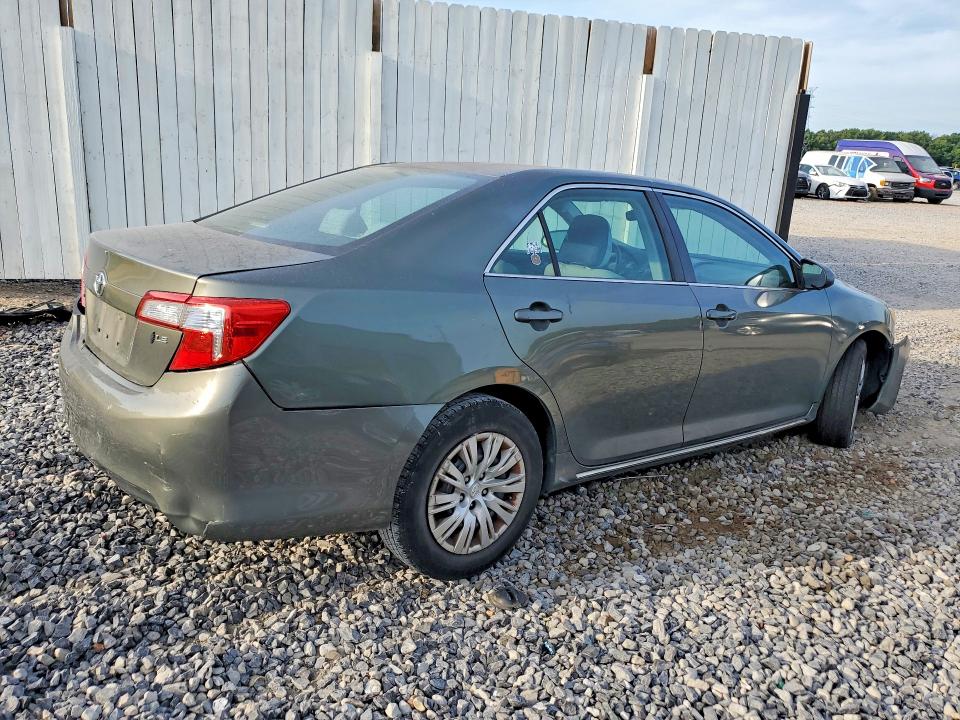 Photo 3 from auction – 2014 TOYOTA CAMRY with VIN 4T4BF1FK9ER383492