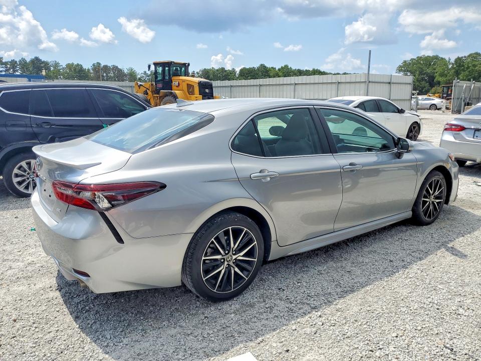 Photo 3 from auction – 2023 TOYOTA CAMRY with VIN 4T1G11AK8PU727886