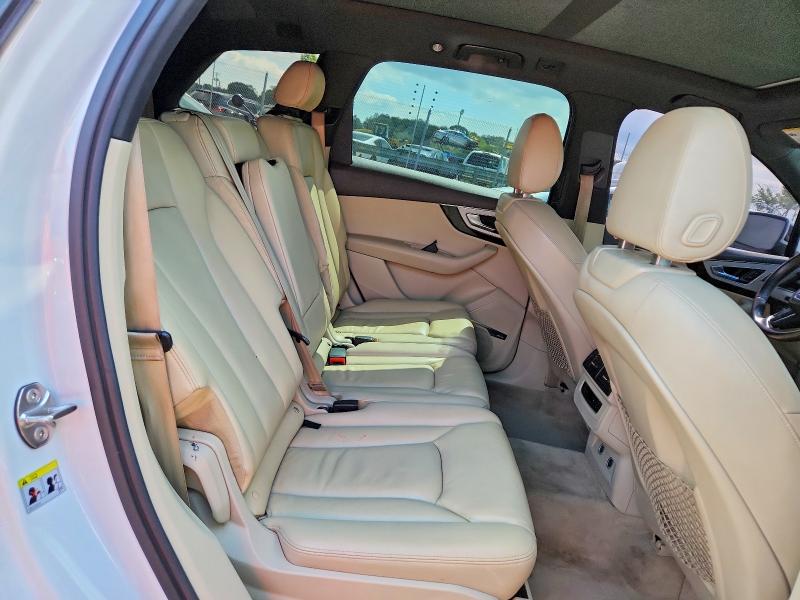 Photo 11 from auction – 2018 AUDI Q7 with VIN WA1LHAF72JD000585