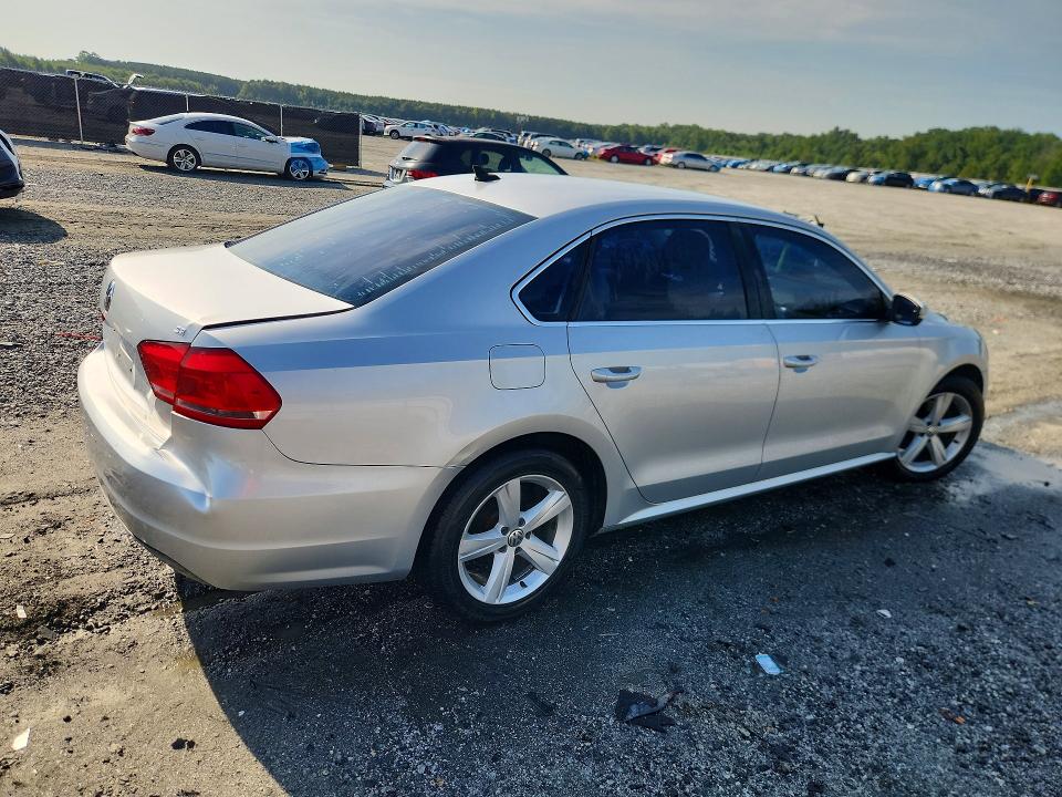 Photo 3 from auction – 2013 VOLKSWAGEN PASSAT with VIN 1VWBP7A37DC115122